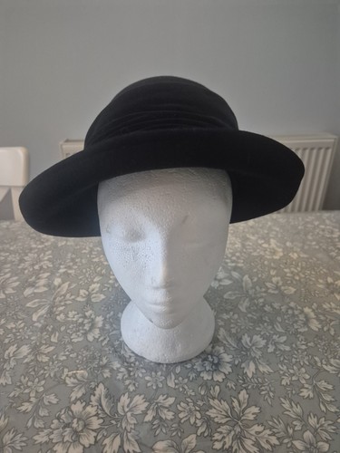 Vintage laura ashley navy blue - laura,