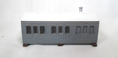 Hornby wheel coach - 4-wheel, grounded