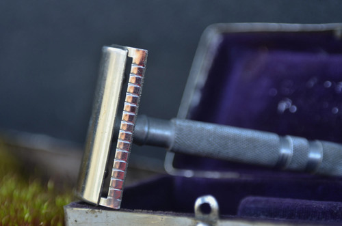 Safty razor circa1930 - safty,