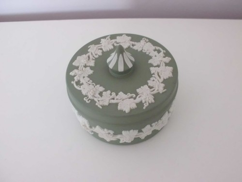 Wedgwood pottery green - pottery,