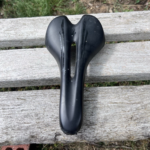 Specialized black gel saddle - specialized,