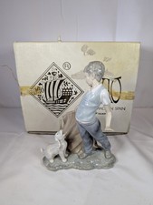 NAO LLADRO 0161 FIGHTING THE