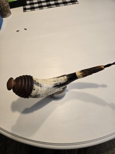 Handmade powder horn engraved - powder,