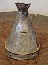 1 x  500 ml Vintage Fuel Pitcher Petrol Oil Measuring Tin Jug/can Collectible