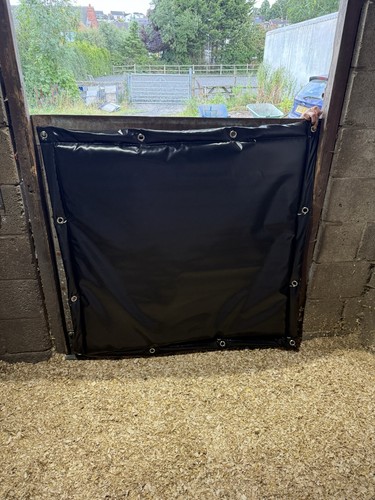 Double thickness black - , stable