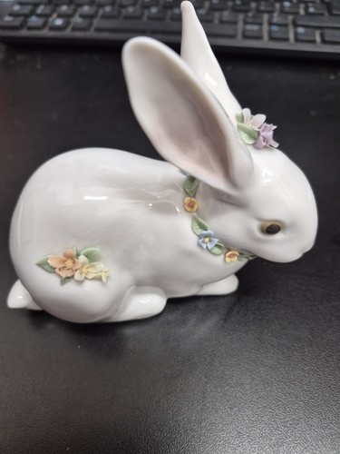 Lladro attentive bunny with - attentive,
