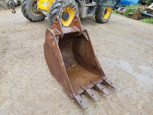 700mm excavator digging - excavator,