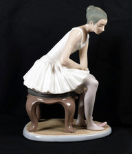 Lovely Lladro Nao Figure ~ Joy