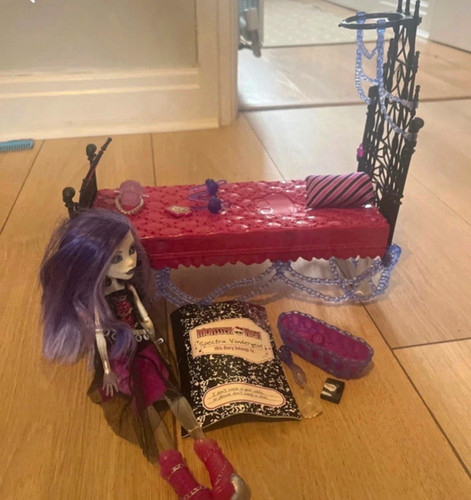 Mattel monster high spectra - monster,