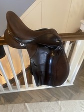 Brown Thorowgood T4 GP Saddle 17” Adjustable Gullet With Medium Bar