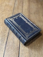 Burns Poetical Works . Antique