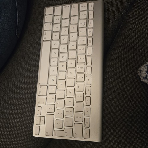 Apple wireless keyboard - apple,
