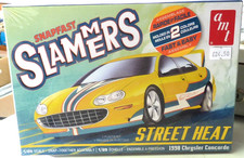 AMT MODEL KIT 1/25 SCALE - SNAPFAST SLAMMERS 1998 CHRYSLER CONCORDE  SEALED BOX