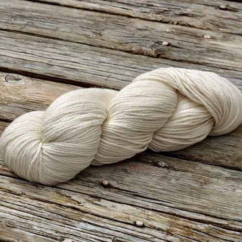 Undyed merino wool - dk,