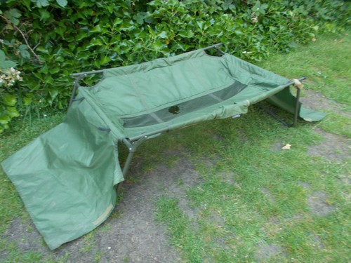 Carp fishing cradle unhooking