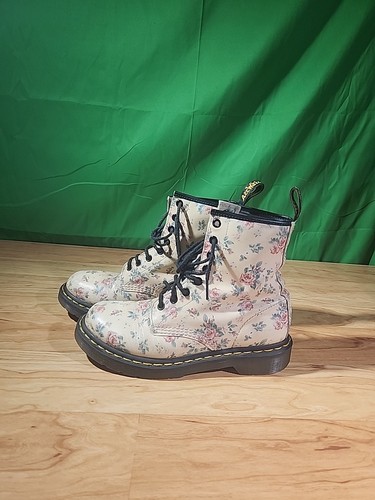 Doc martens combat boots - dr.,