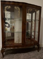 Vintage Original 1940/50s Walnut Veneer & Decorative Glass China Display Cabinet
