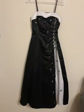 Dynasty Black and white