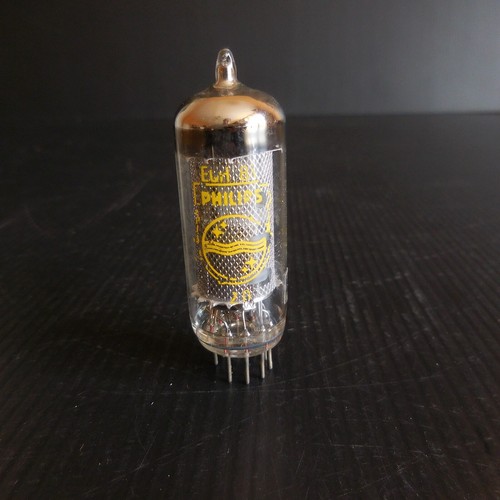 Vintage radio tube lamp socket - radio,