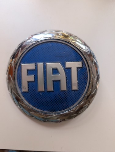 Fiat grille badge emblem logo - grille,