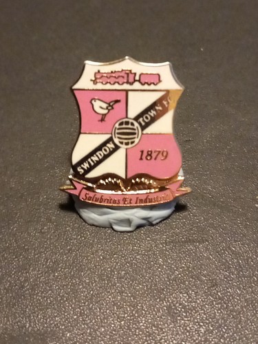 Swindon town pin badge - swindon,