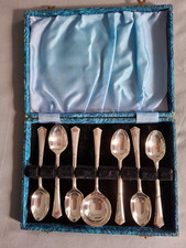VINTAGE  SILVER PLATE 6 COFFEE /TEA  SPOONS & 1 SUGAR SPOON  IN ORIGINAL BOX