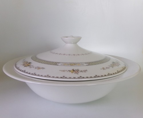 Royal doulton hamilton covered - royal,