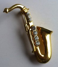 Saxophone.  SAX. Brooch. Broach.Gold Tone . Diamante. Safety Catch