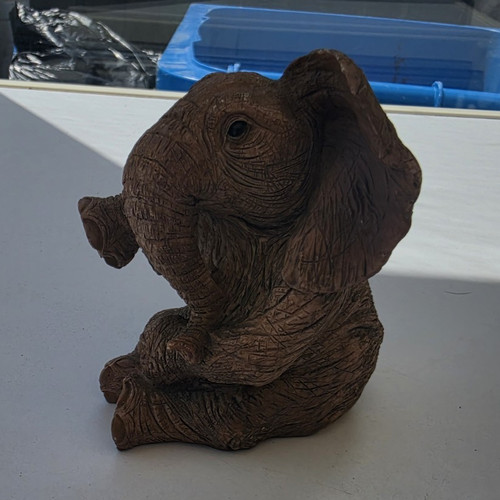 Elephant ornament figurine - elephant,