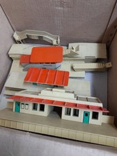 Hornby Dublo Buildings