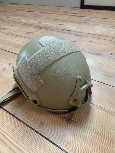 Fast helmet good condition - -,