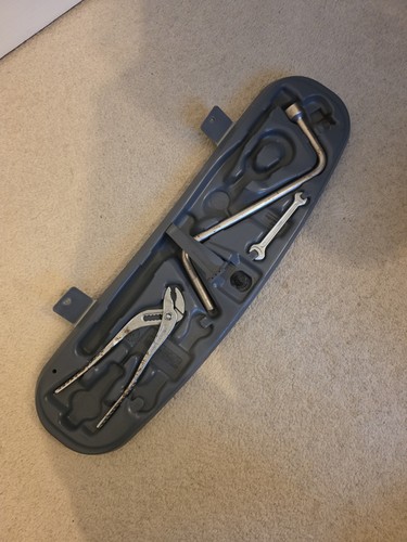 Bmw e46 trunk tool - tool, partial