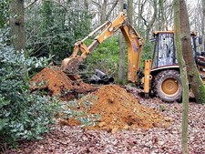 Photo 6x4 Digging artificial