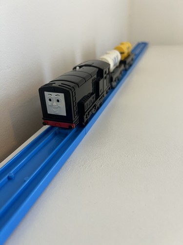 Tomy trackmaster diesel train - tomy,