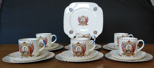 Parrott coronet ware - &,