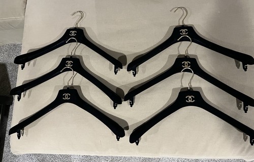 Chanel lot six - six, black