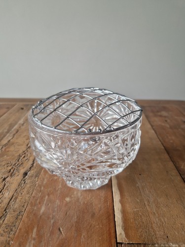 Vintage sunburst pattern - , cut