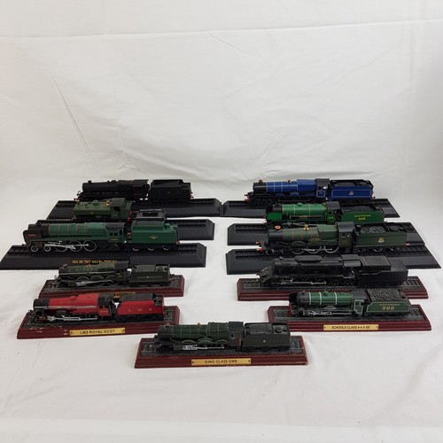 Static train models stands - static,