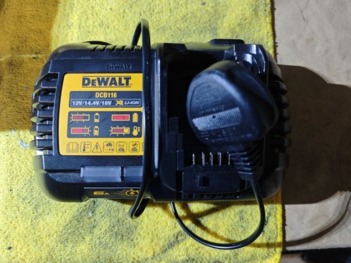 Dewalt dcb116 fast - fast, charger