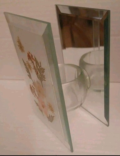Pressed glass flowers bevelled - pressed,