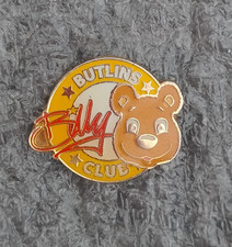 BUTLINS HOLIDAYS  MODERN TRADE PIN BADGE  - BUTLINS BILLY BEAR CLUB