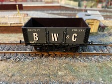 Slaters OO Gauge Assembled Wagon Kit, 6-Plank Private Owner (BWC), steel wheels