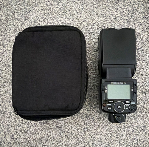 Nikon 700 speedlight flash - nikon,