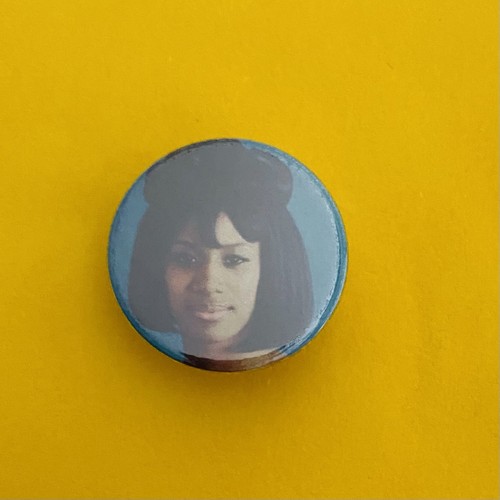 Brenda holloway 25mm pin - brenda,