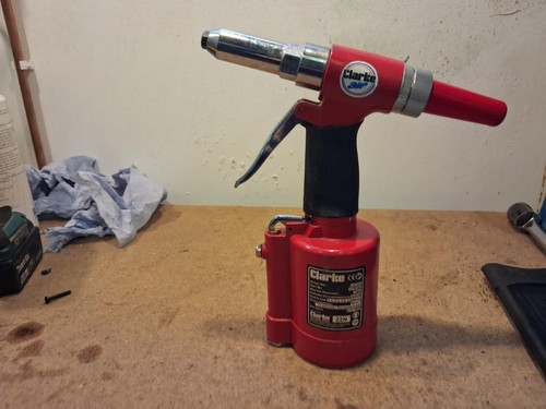 Clarke pneumatic air rivet - clarke,