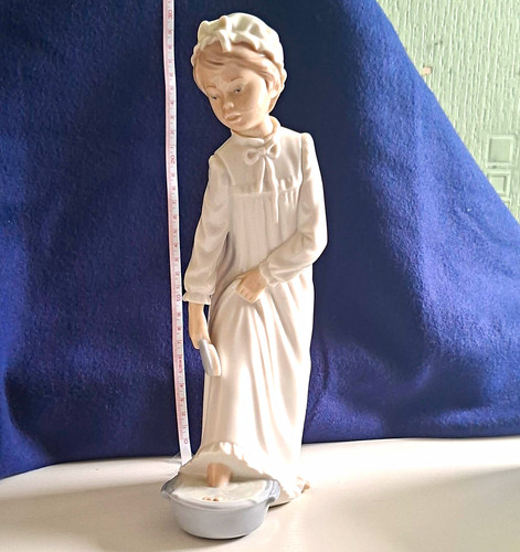 Nao lladró porcelain - porcelain, girl