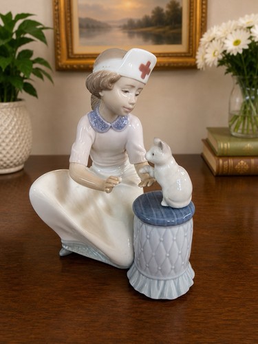 Lladro loving care nurse vet - care,