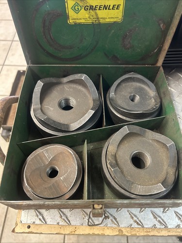 Greenlee knockout set 2-1/2"