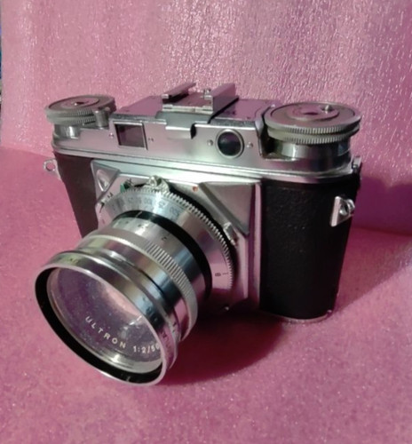 Voigtlander prominent 50mm - w/,