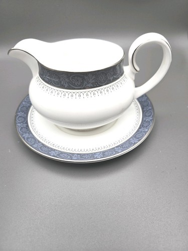 Royal doulton sherbrooke - royal, gravy